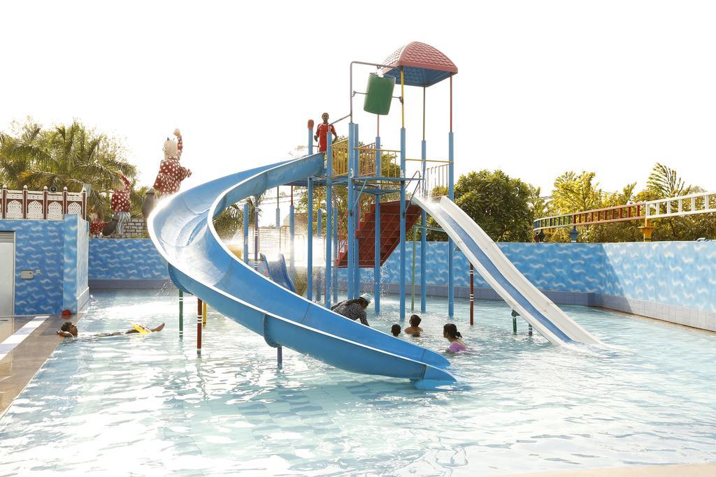 Aapno Ghar Resort & Amusement Park Гургаон Экстерьер фото